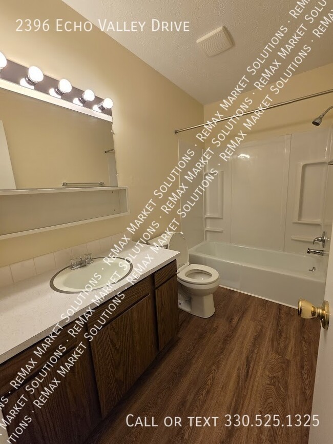 Building Photo - 2396 Echo Valley Dr