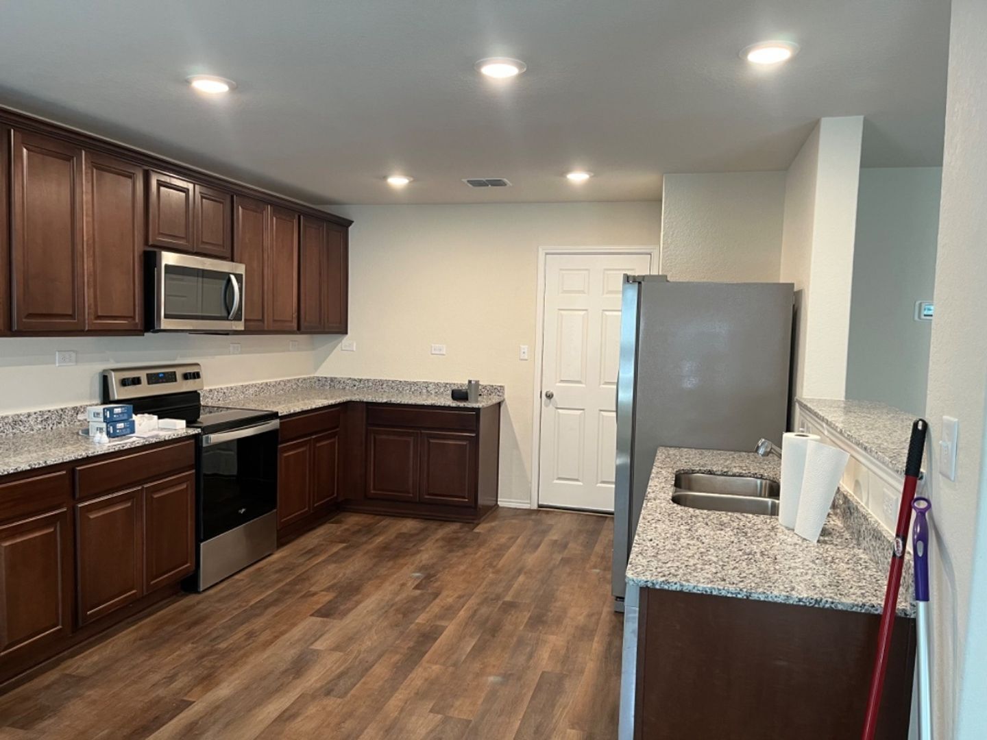 Building Photo - 414 Retama Pass