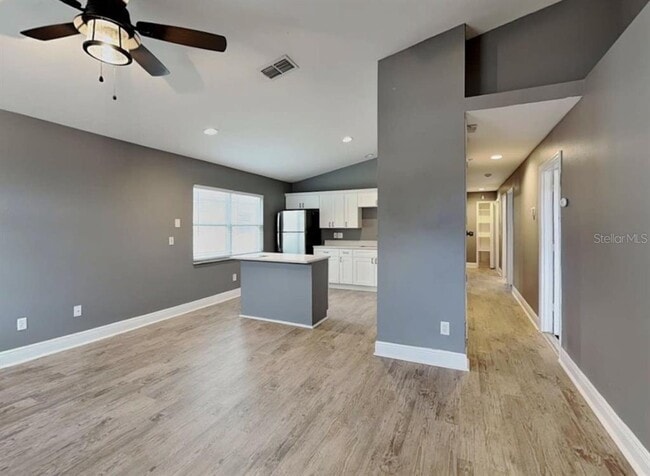 Building Photo - 2418 Radnor Ave