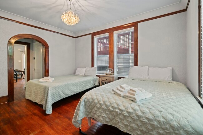 Building Photo - 1919 Rosenberg St