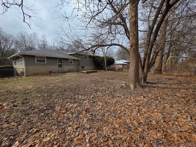 Building Photo - 10166 Southeastern Ave