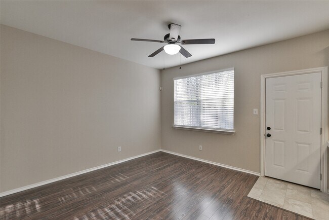 Building Photo - 6422 Encenada Green Trail