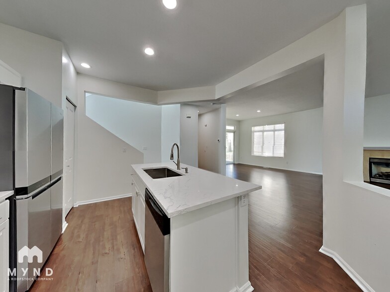 Building Photo - 17061 Parkside Way SE