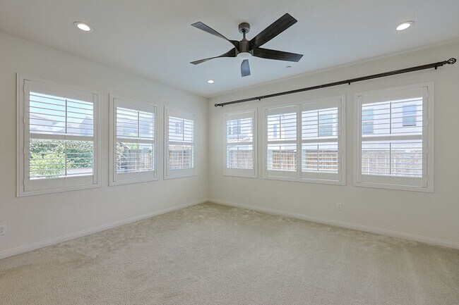 Building Photo - Gorgeous 4 Bedroom and 3 Bath Home in Chula vista/Otay Ranch Area