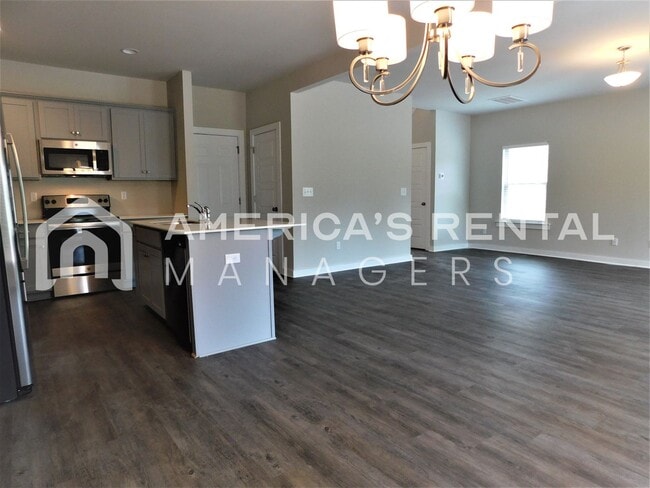Building Photo - 7996 St.James Dr
