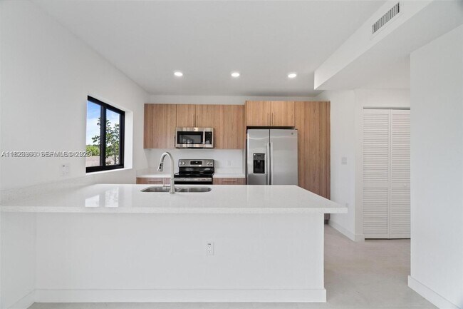 Building Photo - 1119 NW 1st St