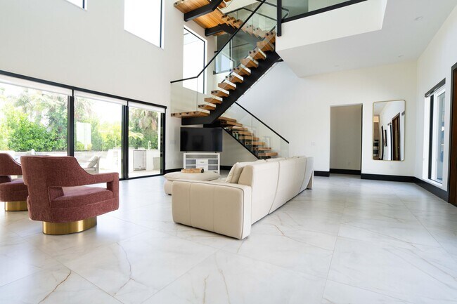 Building Photo - 13480 US-1