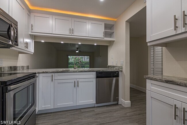 Building Photo - 2562 Kings Lake Blvd