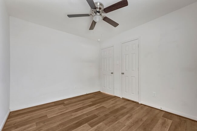 Building Photo - 184 Red Clover