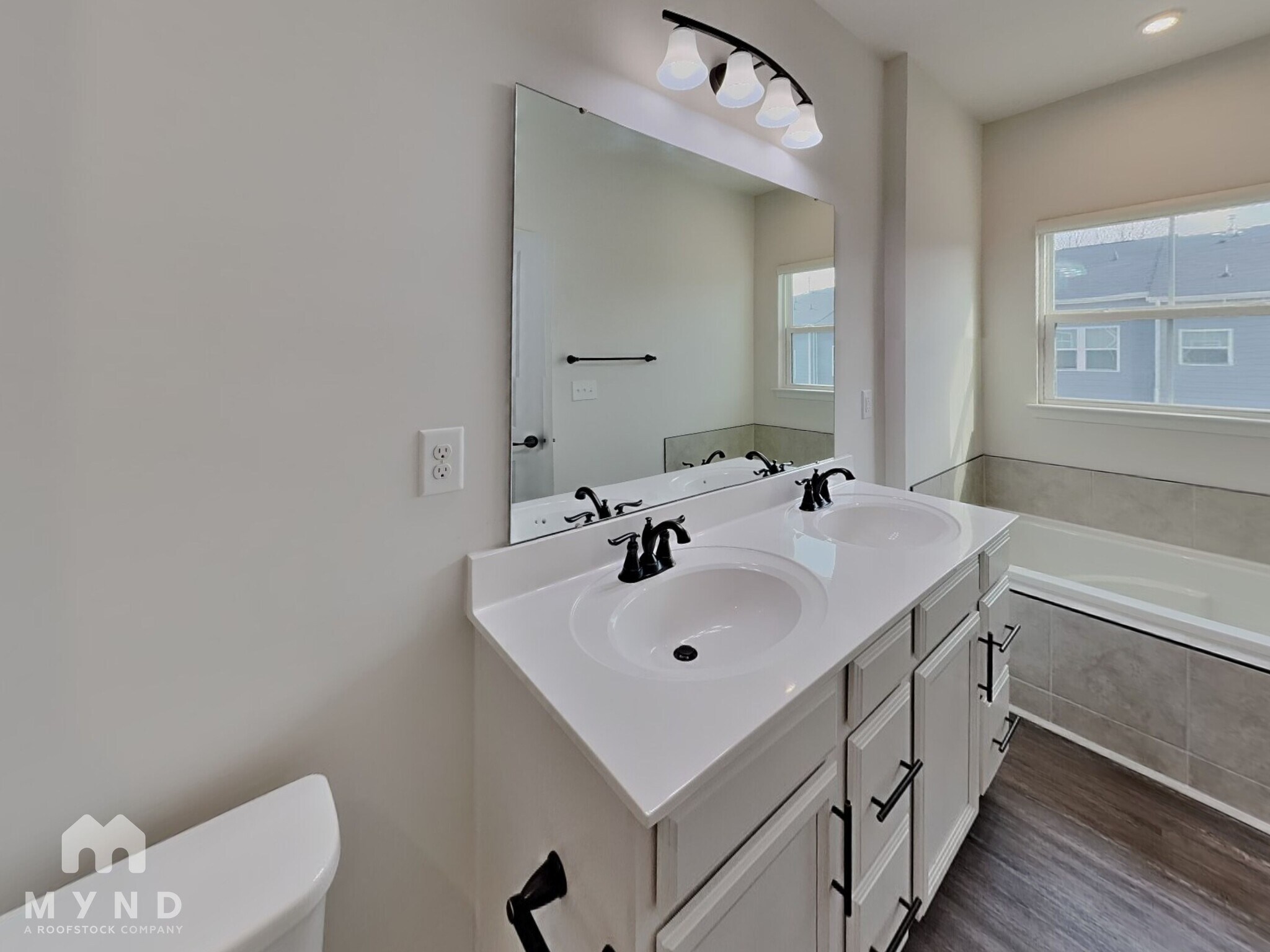 Building Photo - 10868 Overlook Mountain Dr