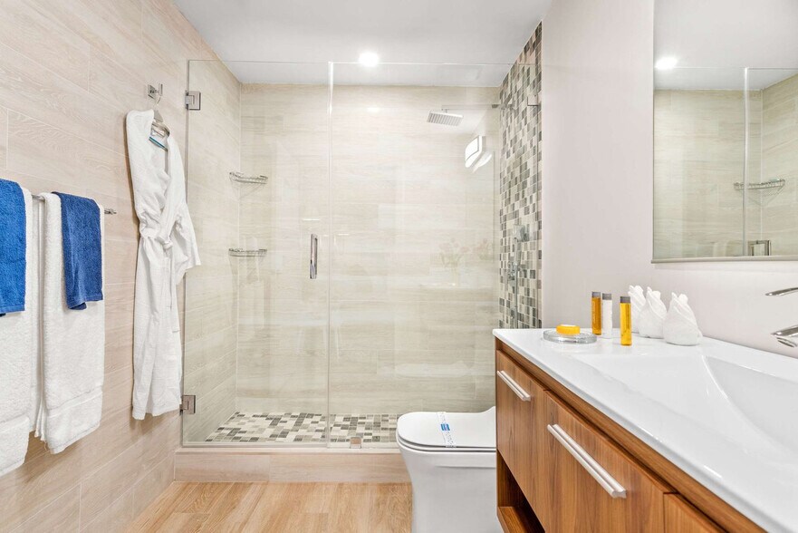 Building Photo - 2889 McFarlane Rd