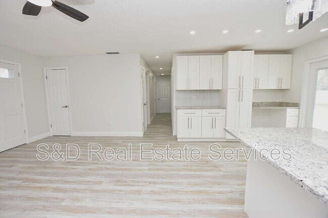 Building Photo - 4208 Ridge Rd