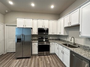 Building Photo - 11606 Vistawood St