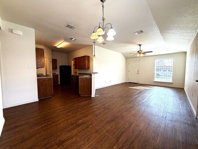 Building Photo - 1511 Justin Lp