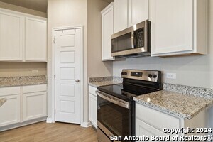 Building Photo - 1033 Windflower
