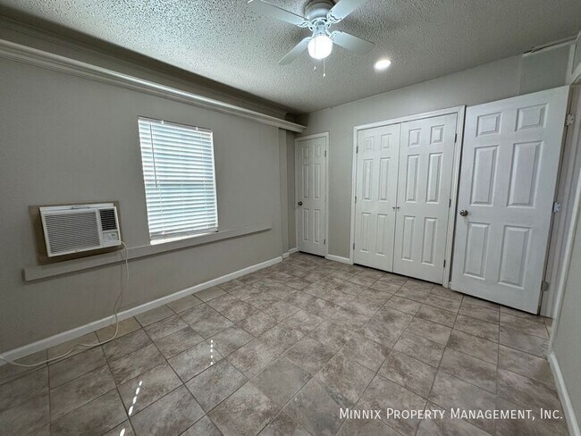 Building Photo - 1712 27th St