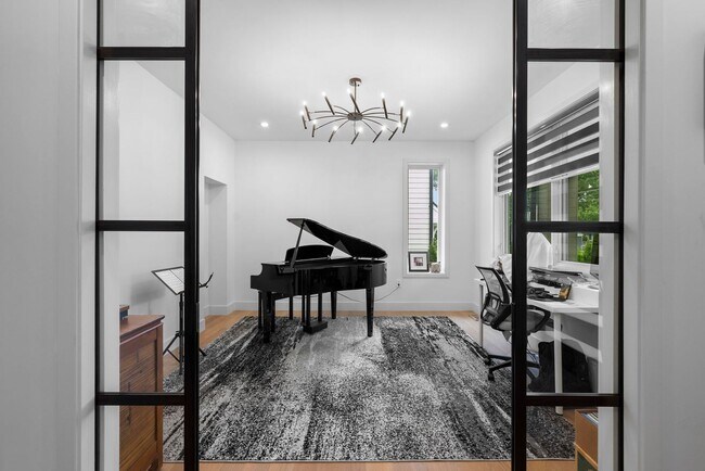 Building Photo - 5 Bed 4.5 Bath - Bethesda Contemporary Home