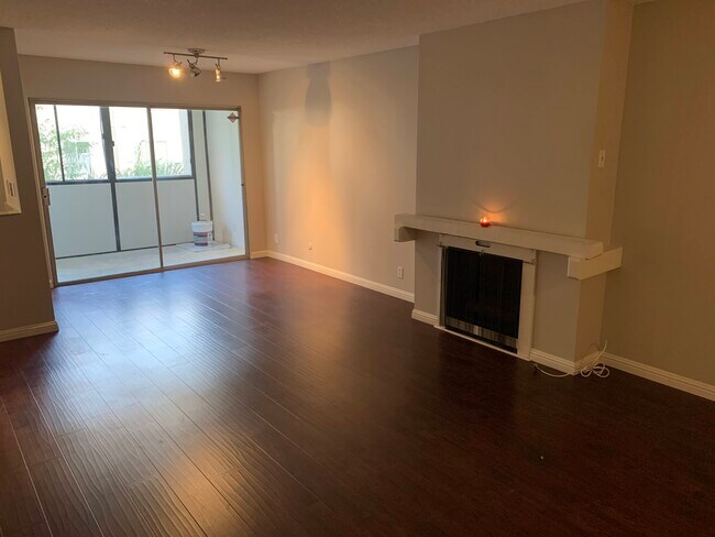 Bright Living Room - 3106 Summertime Ln