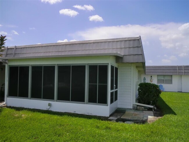 Building Photo - 206 Andover Pl N