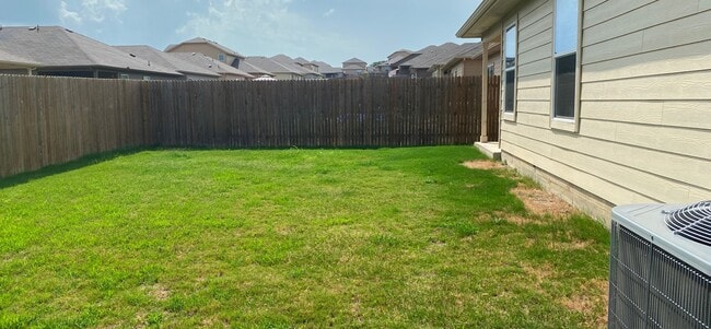Building Photo - Great 4 Bedroom home with Open floor plan