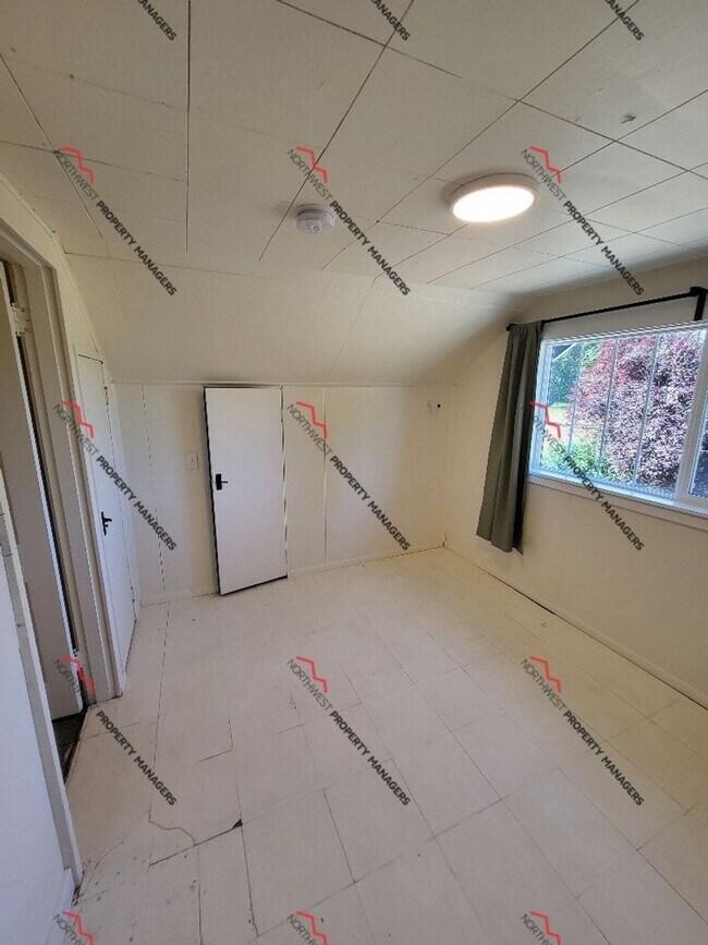 Building Photo - STATUS AVAILABLE  | R207 | $2100