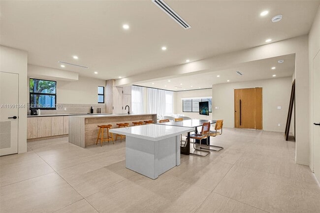 Building Photo - 4721 NW 6th Ave