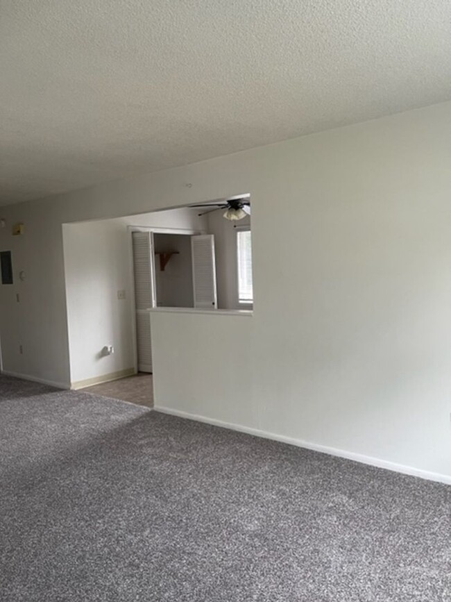 Building Photo - 2 Bedroom Apartment for Rent in Bozeman