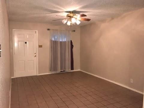 Building Photo - 3 br, 1.5 bath House - 6731 Red Bluff