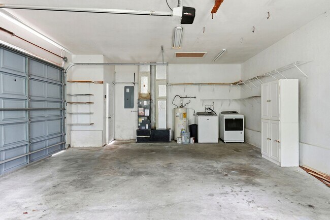 Building Photo - 2902 NW 104th Ct