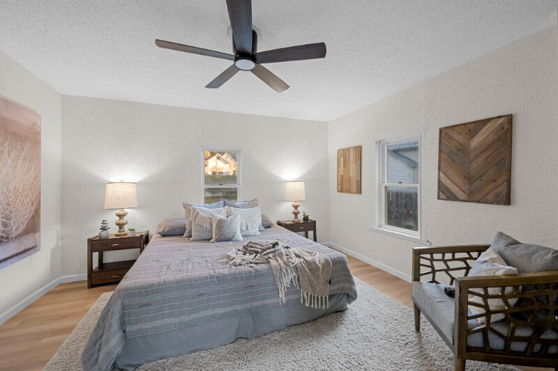 Building Photo - 135 E Loretta Ave