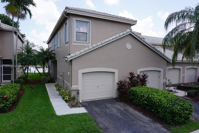 Building Photo - 1868 Salerno Cir