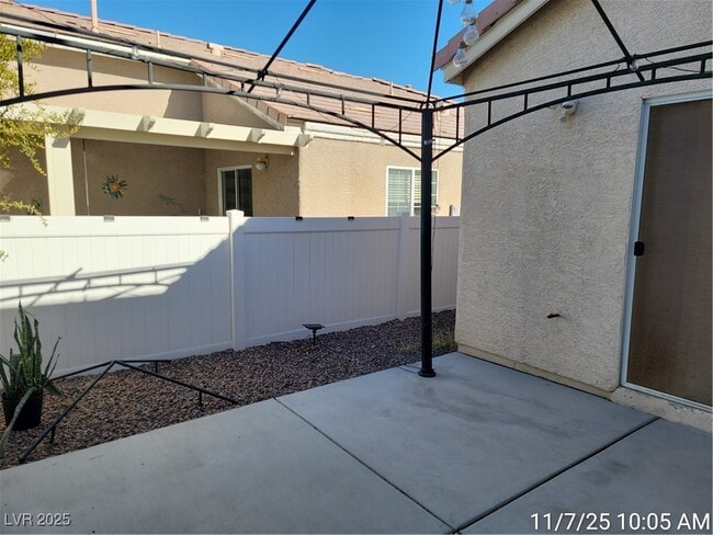 Building Photo - 8615 Little Fox St