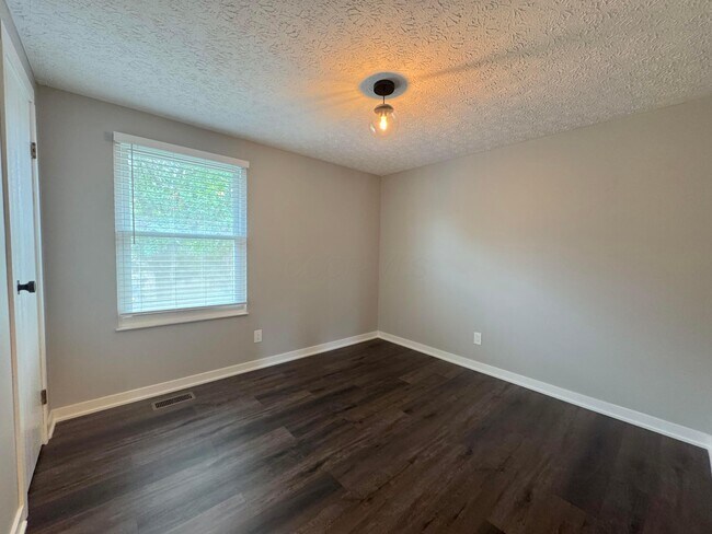 Building Photo - 2113 Smokymill Rd