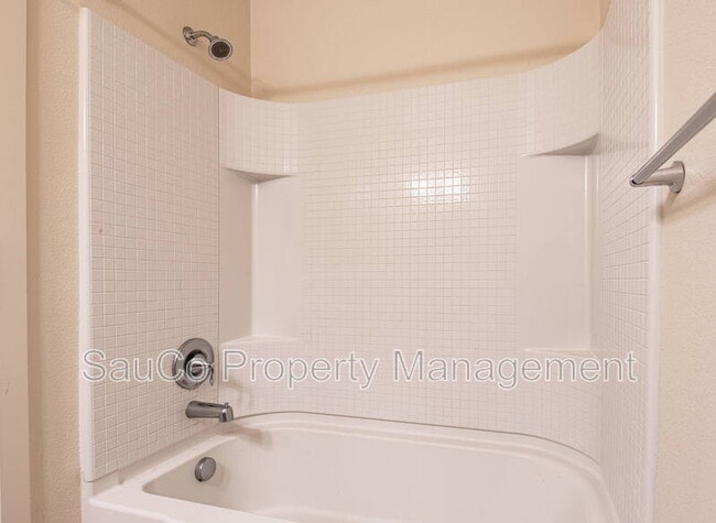 Building Photo - 8712 NE Delamere Way