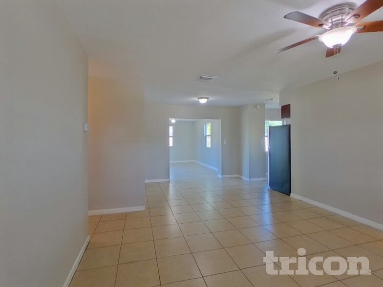 Building Photo - 11158 109th Way N