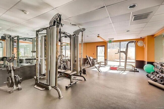 Building Photo - Beautiful 1-Bedroom Condo at Mountain Shadow Condominiums