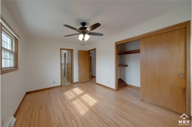 Building Photo - 6402 E 11th St N