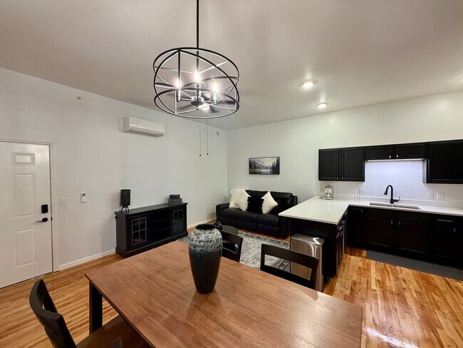 Building Photo - 719 N 3rd Ave