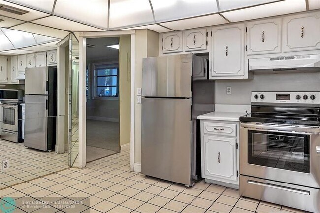 Building Photo - 4020 Galt Ocean Dr