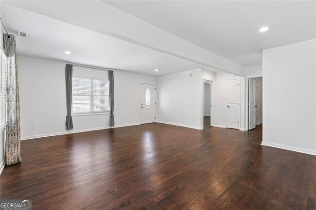 Building Photo - 1000 Palmetto Ave SW