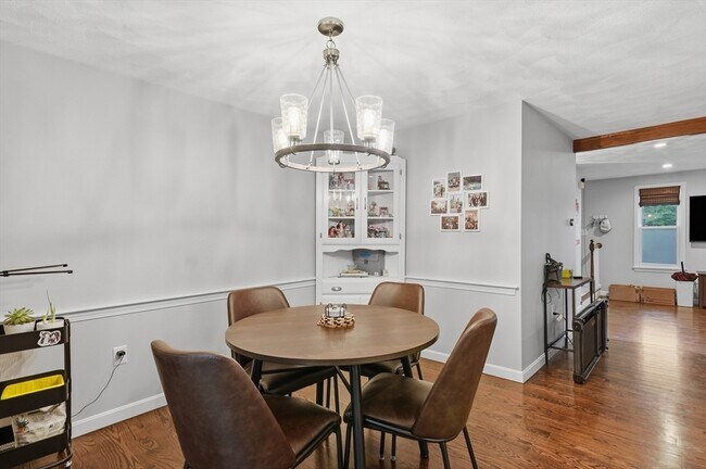 Building Photo - 852 Wellman Ave