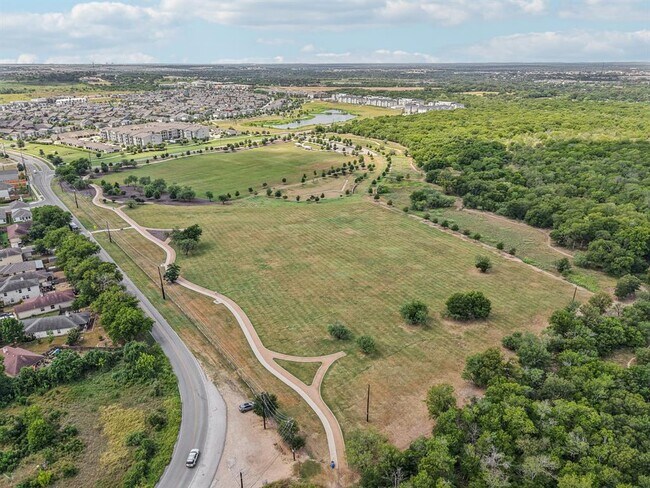 Building Photo - 7825 Tee Dr