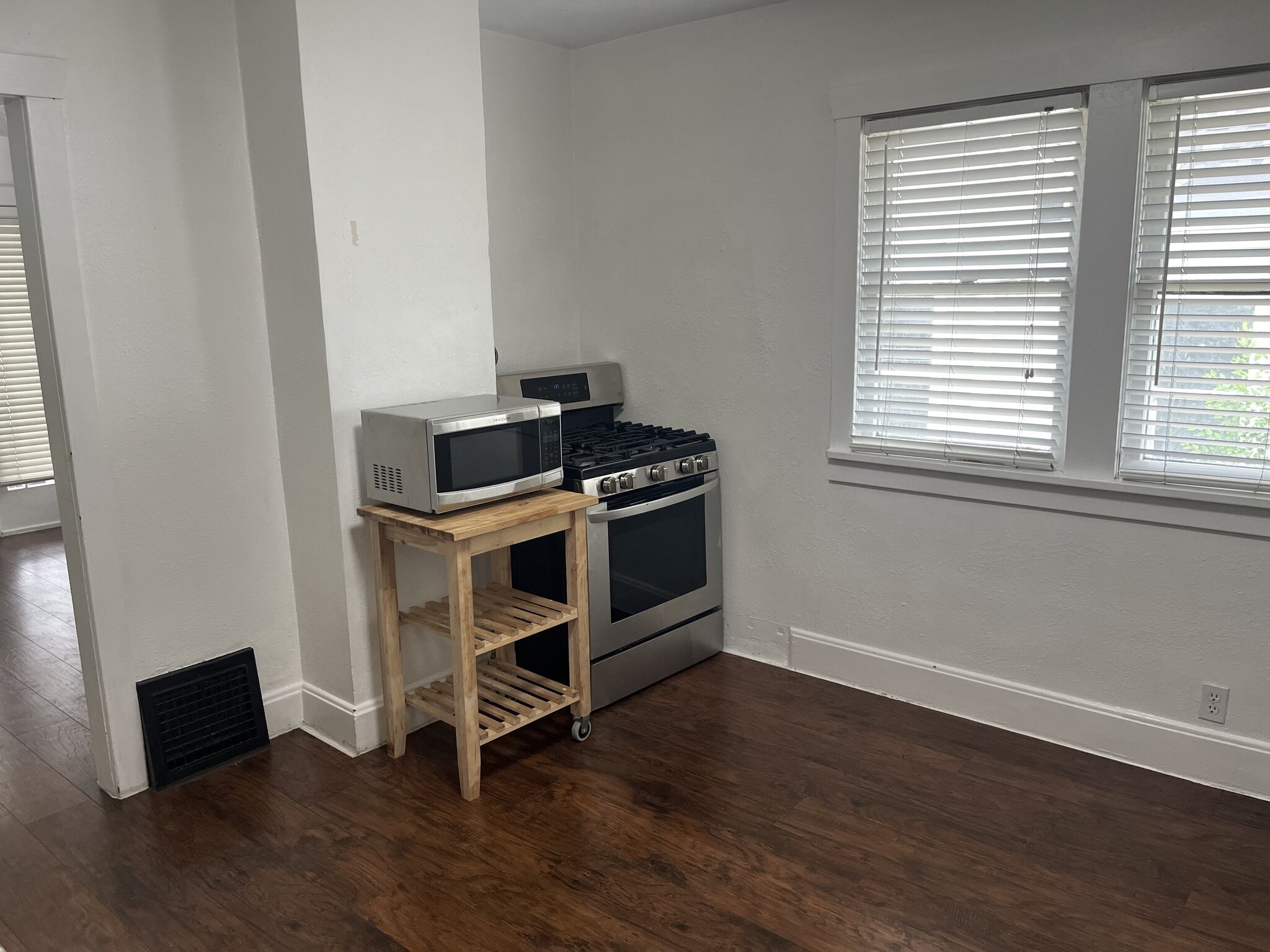 Building Photo - 782 W 100 S