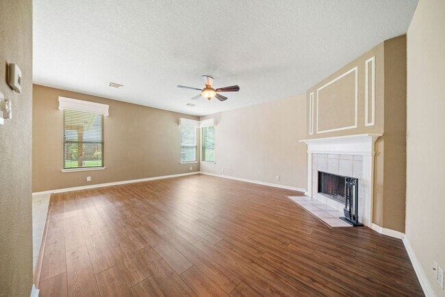 Building Photo - Executive Greenshire Living in Schertz, TX...