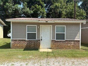 Building Photo - Renovated 1 Bedroom 1 Bath Duplex for Rent!