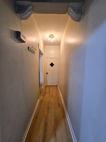 Building Photo - 1403 N Luzerne Ave