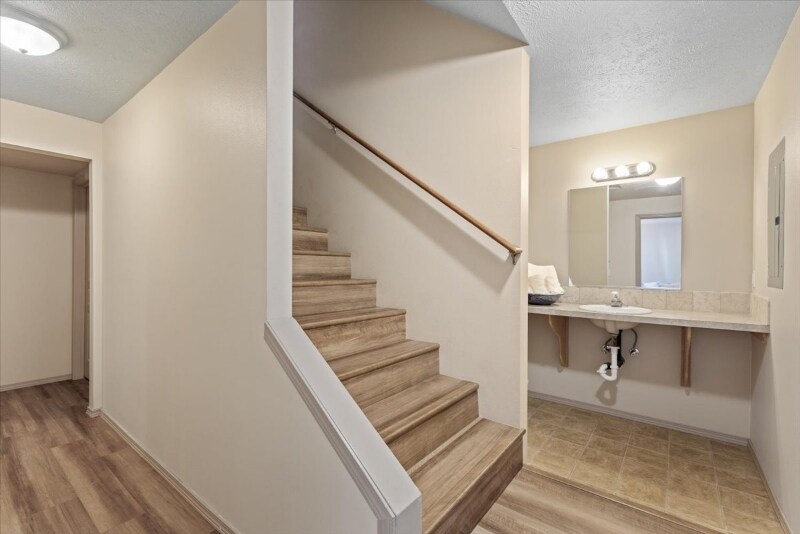 Building Photo - 9308 North Mountain Lane