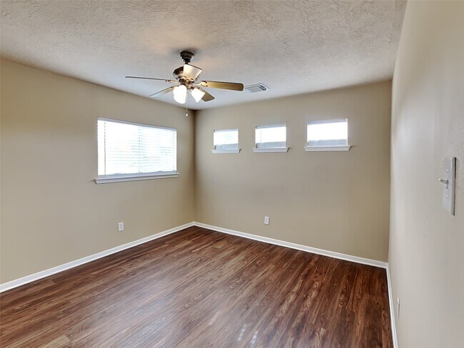 Building Photo - 19002 Bressingham Dr