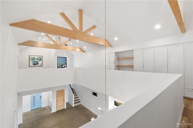 Building Photo - 35 Silverton Cir