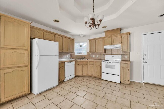 Building Photo - 13 Agua Fina Ave